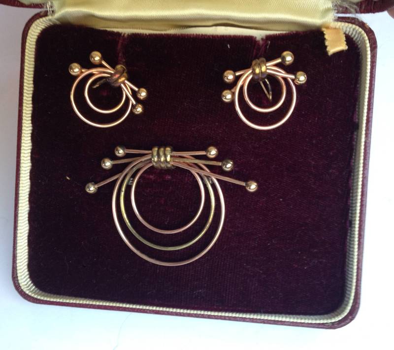 Gold Filled Brosche Und Ohrringe Set Von Jms Gold Filled Brosche Und Ohrringe Set Von Jms von YourTurnVintageStore