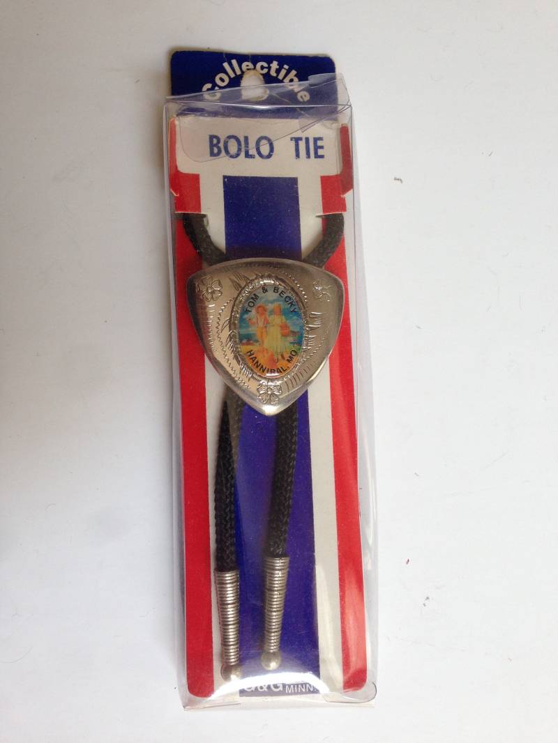 Hannibal Missouri Tom Sawyer Souvenir Bolokrawatte Hannibal Missouri Tom Sawyer Souvenir Bolokrawatte von YourTurnVintageStore