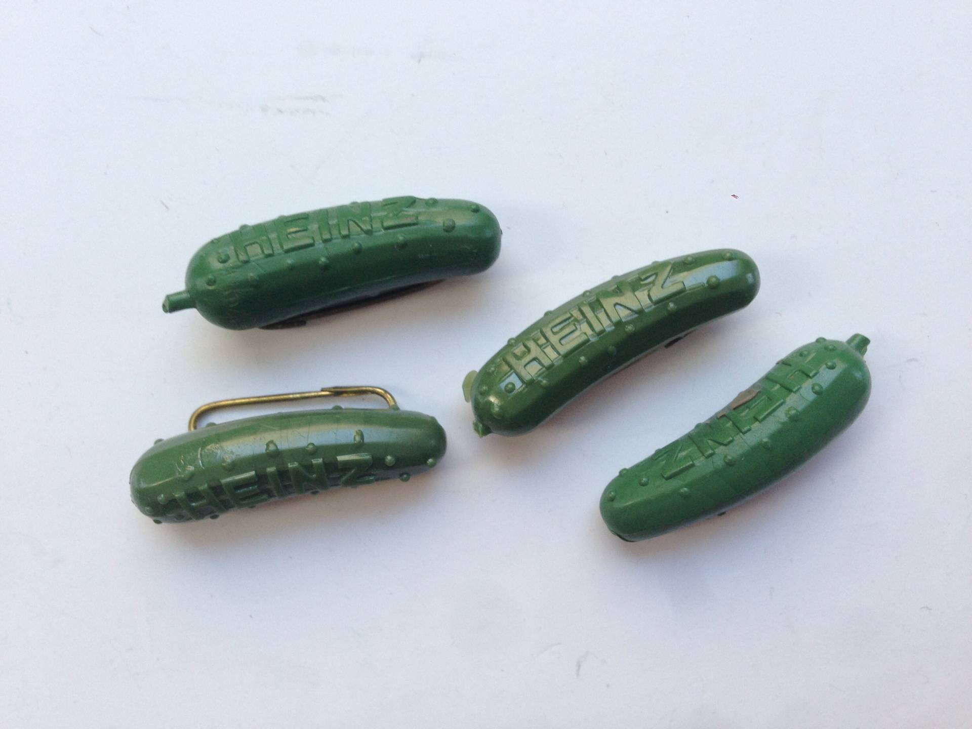 Hienz Pickle Pin von YourTurnVintageStore