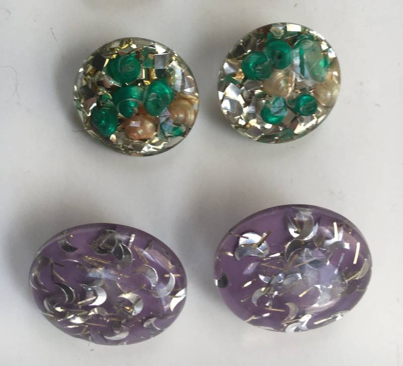 Konfetti Lucite Clip-On Ohrringe 2 Paar Konfetti Lucite Clip-On Ohrringe 2 Paar von YourTurnVintageStore