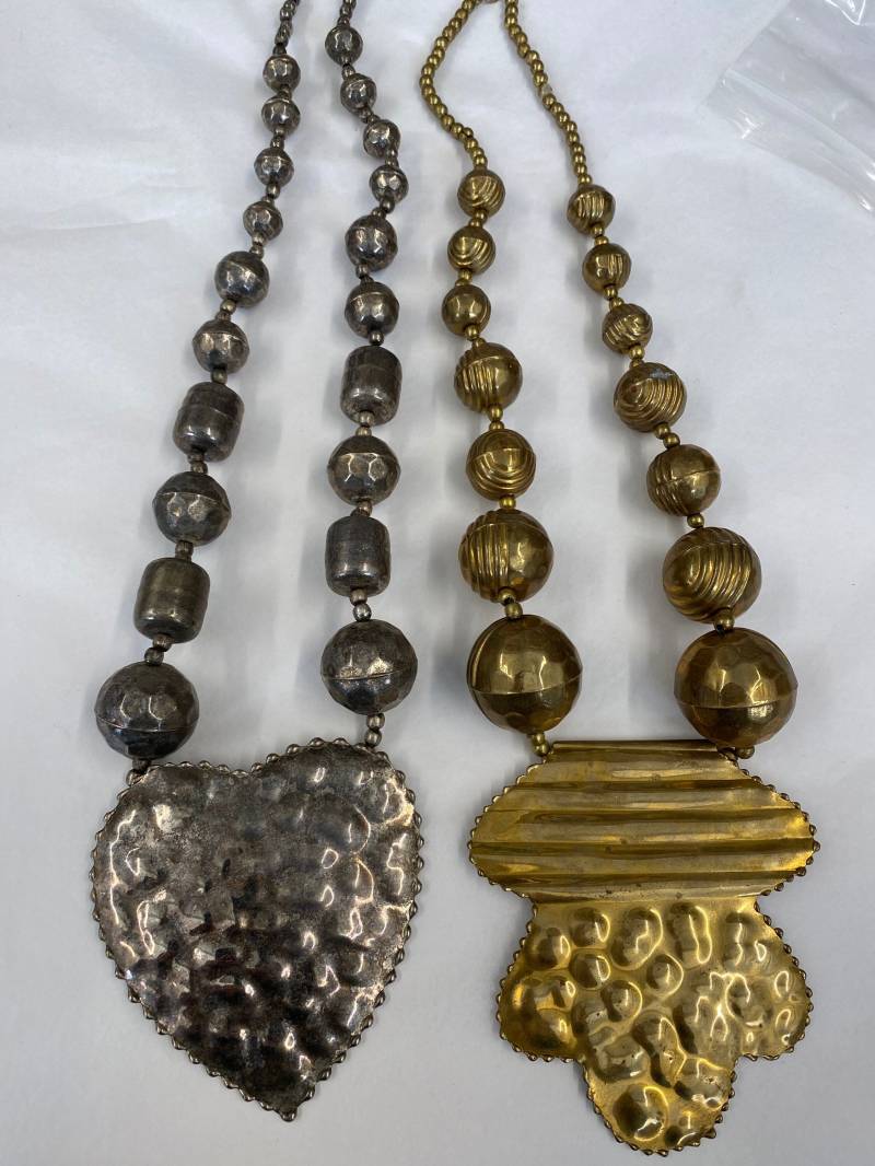 Vintage Messing Blatt Halskette Oder Silber Weiß Metall Herz Wahl Vintage Messing Blatt Halskette Oder Silber Weiß Metall Herz Wahl von YourTurnVintageStore