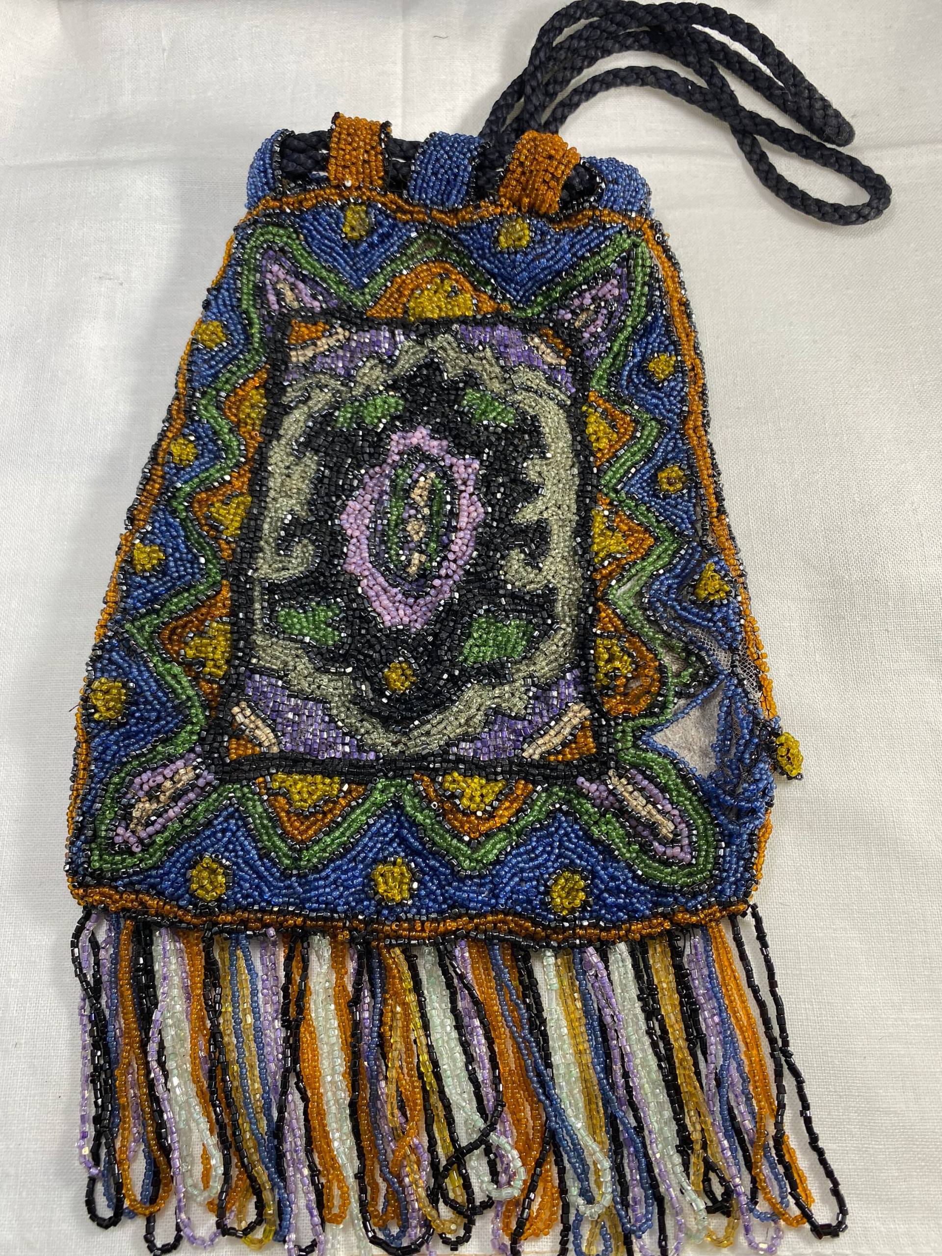Wunderschöne Perlengefädelte 1900Er Jahre Handtasche Handgelenk Mit Fransen Wunderschöne Perlengefädelte 1900Er Jahre Handtasche Handgelenk Mit Fransen von YourTurnVintageStore
