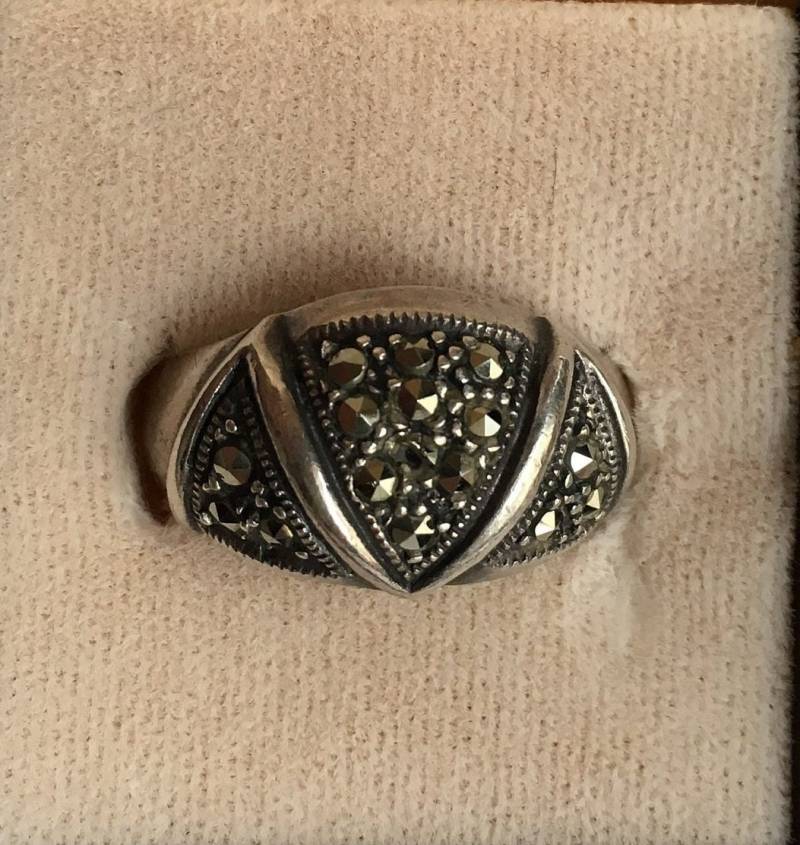 sterling Silber Und Markasite Ring Gr. 8 sterling Silber Und Markasite Ring Gr. 8 von YourTurnVintageStore