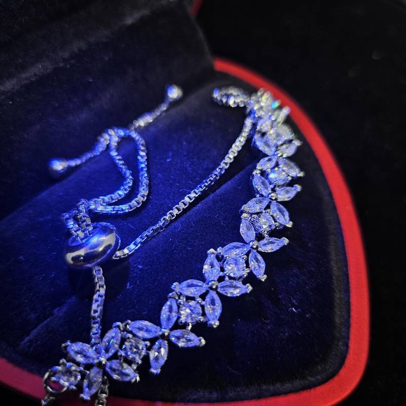 Glänzende Blume Armband Diamant Geschenk Für Sie Ihn Valentines Verlobte Hochzeit Schmuck von YourUniverseOFFICIAL