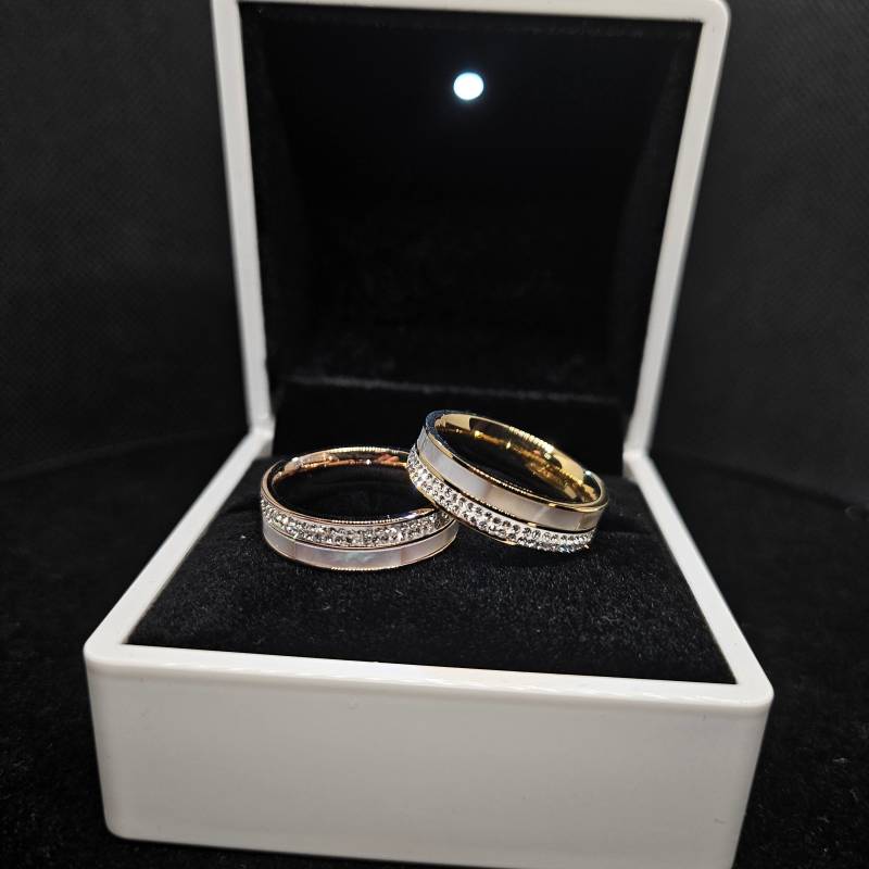 Glänzender Ring Mit Diamant in Perlmutt Optik Gold Silber Cz Diamanten Schmuck Zum Valentinstag Für Freunde Familie Geschwister Zu Hochzeit von YourUniverseOFFICIAL