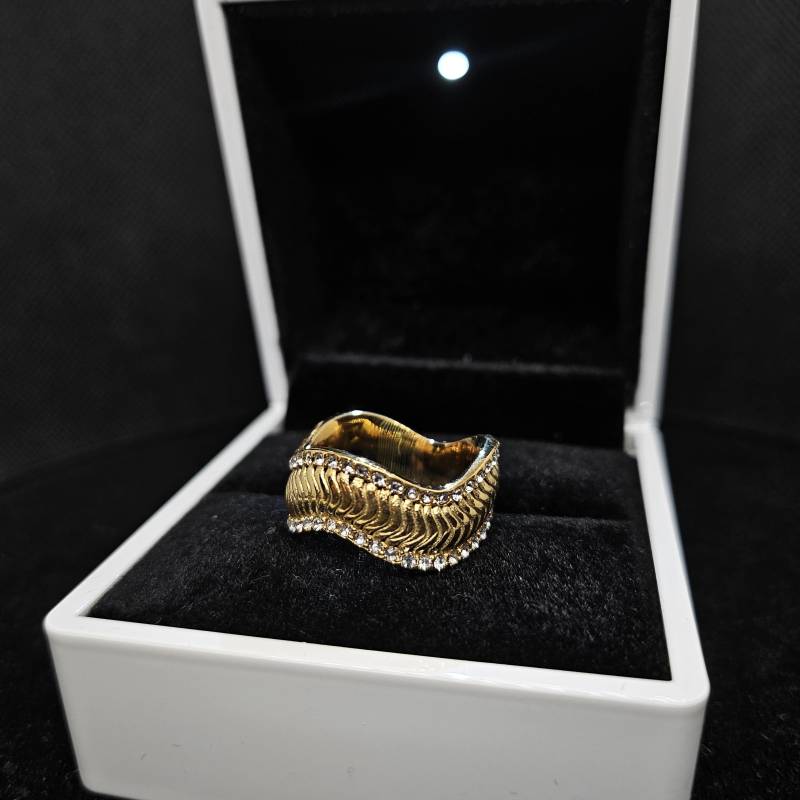 Glänzender Wellen-Ring in Silber Süßes Valentinsgeschenk Elegant Für Freunde Familie Geschwister von YourUniverseOFFICIAL