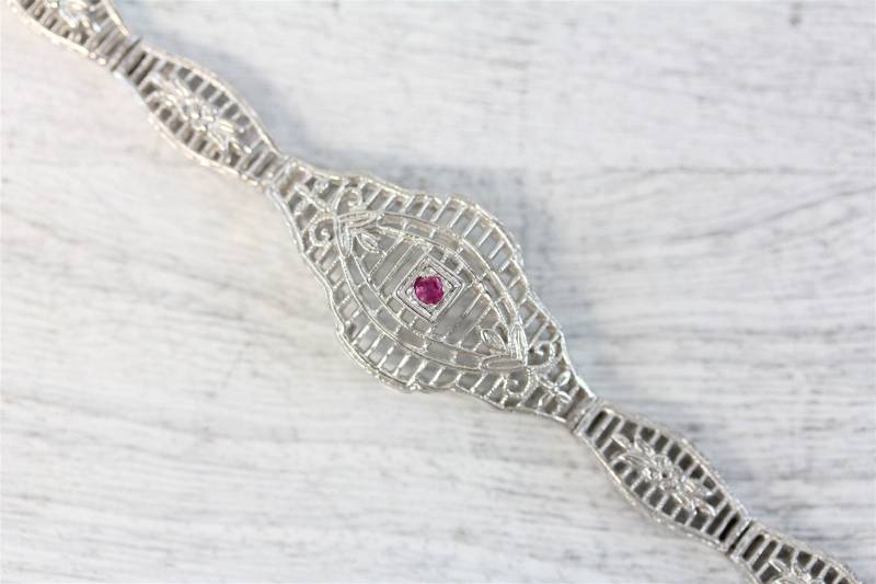 Vintage 10K Weißgold Rot Spinell Filigree Link Armband Art Deco Style Luxus 7 1/8 " von YourVintageStyle