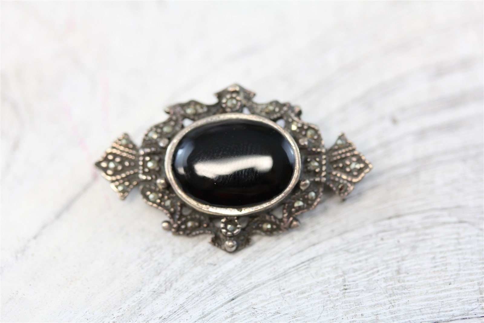 Vintage Sterling Silber 925 Markasit Onyx Brosche Pin Miligrain Luxus von YourVintageStyle
