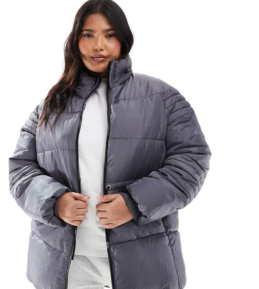 Yours - Wattierte Jacke in Grau mit nach hinten abfallendem Saum-Schwarz Yours - Wattierte Jacke in Grau mit nach hinten abfallendem Saum-Schwarz von Yours