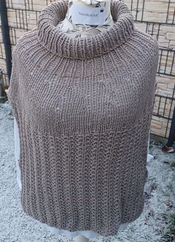 Poncho/Überwurf Handgestrickt Mit Kuschelweichem Garn Aus Pet Flaschen Nachhaltig... Vegan, Second Life von YoursbyKikiK