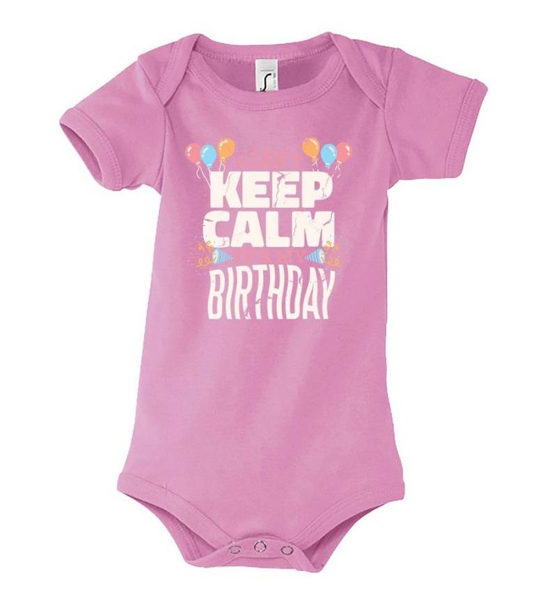 Youth Designz Kurzarmbody "Keep Calm, It´s My Birthday" Baby Body Kurzarm Strampler mit lustigem Frontprint von Youth Designz