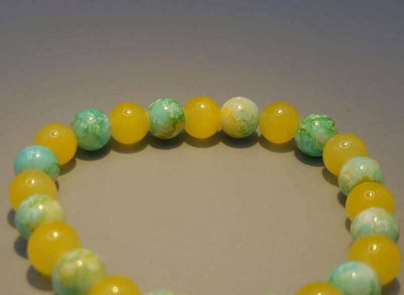 Handgefertigtes Armband Gelb/Türkise Glasperlen von YoutiesBoutique