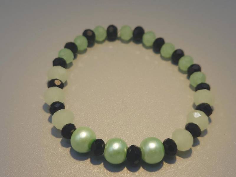 Handgefertigtes Armband Grün/Türkis Und Schwarz von YoutiesBoutique