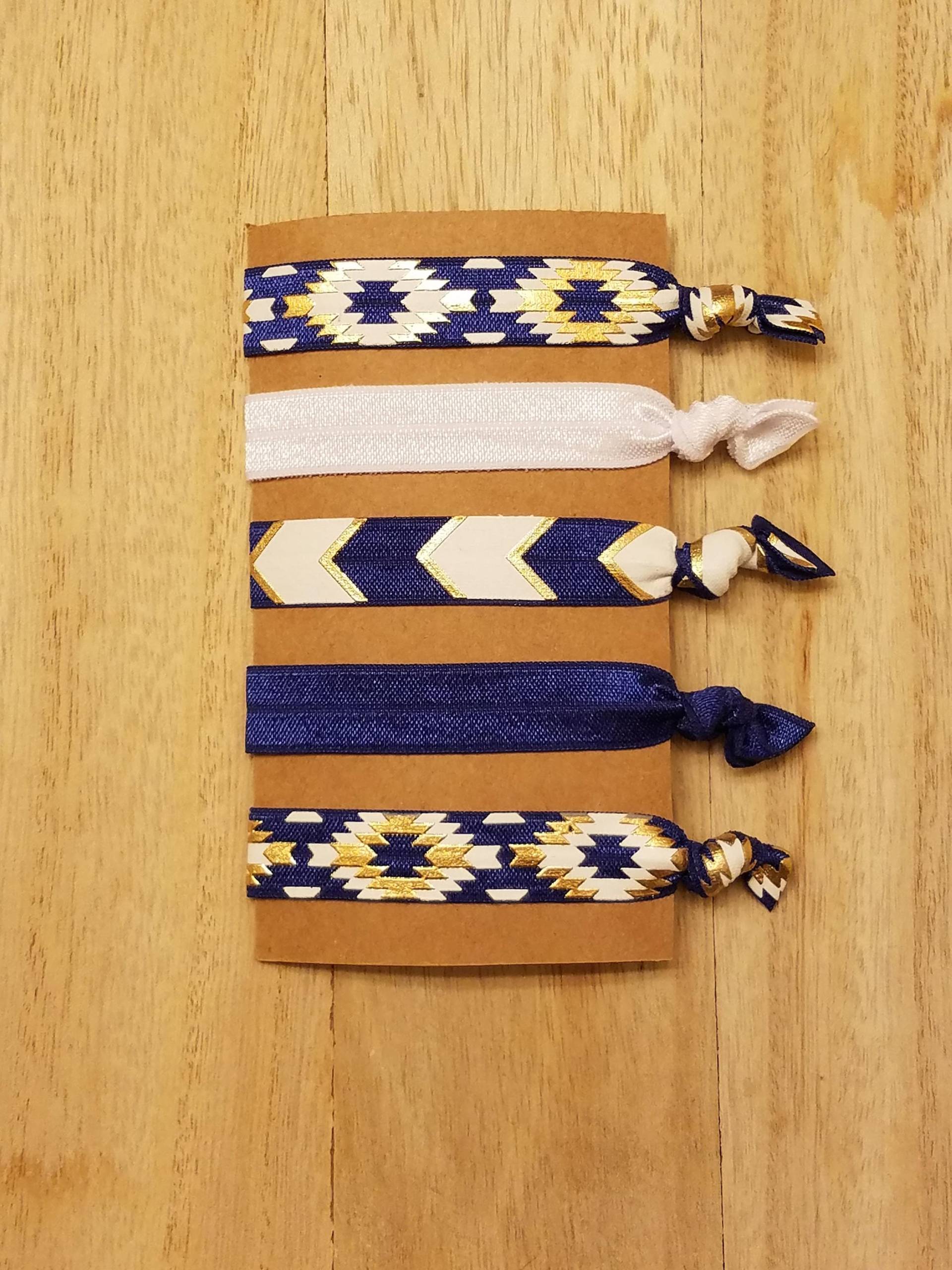 Blau Gold Aztec Und Chevron Haargummis Blau Gold Aztec Und Chevron Haargummis von YouveSaidItAll