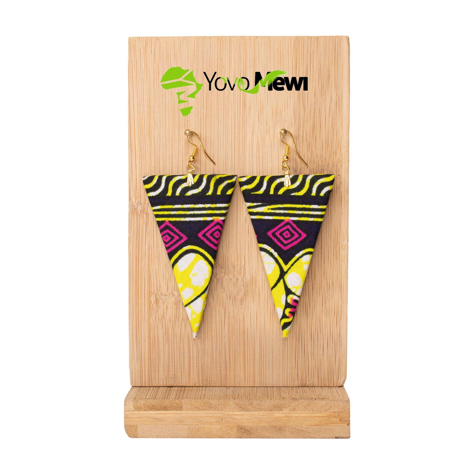 Wachsstoffohrringe in Gelber, Schwarzer Dreiecksform, Wachsschmuck Nr. 23 von YovoMewi