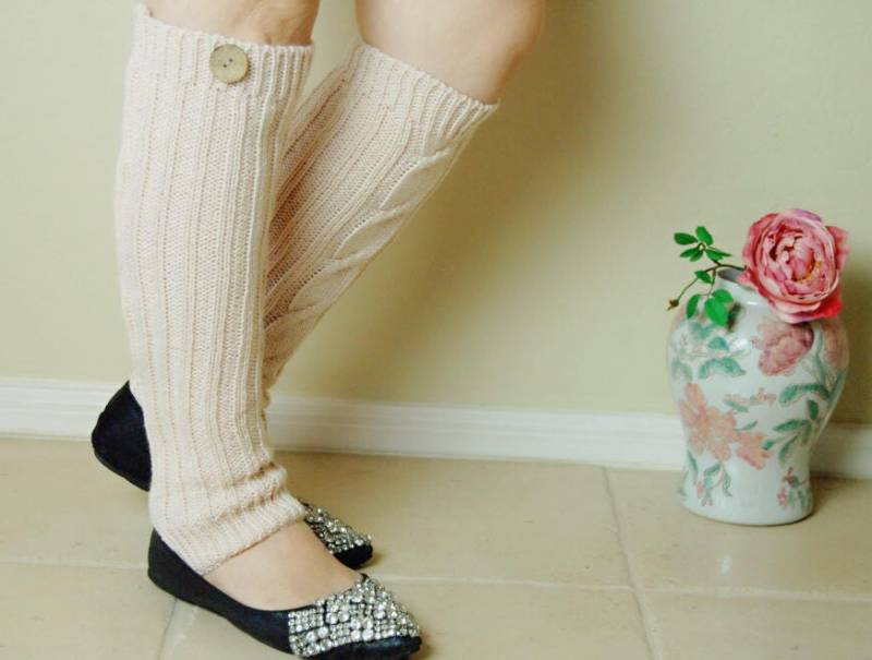 Schöne Beige Stulpen Mit Knopf, Weihnachten Stulpen, Zum Geburtstag, Weihnachten von YoyoVintageLife