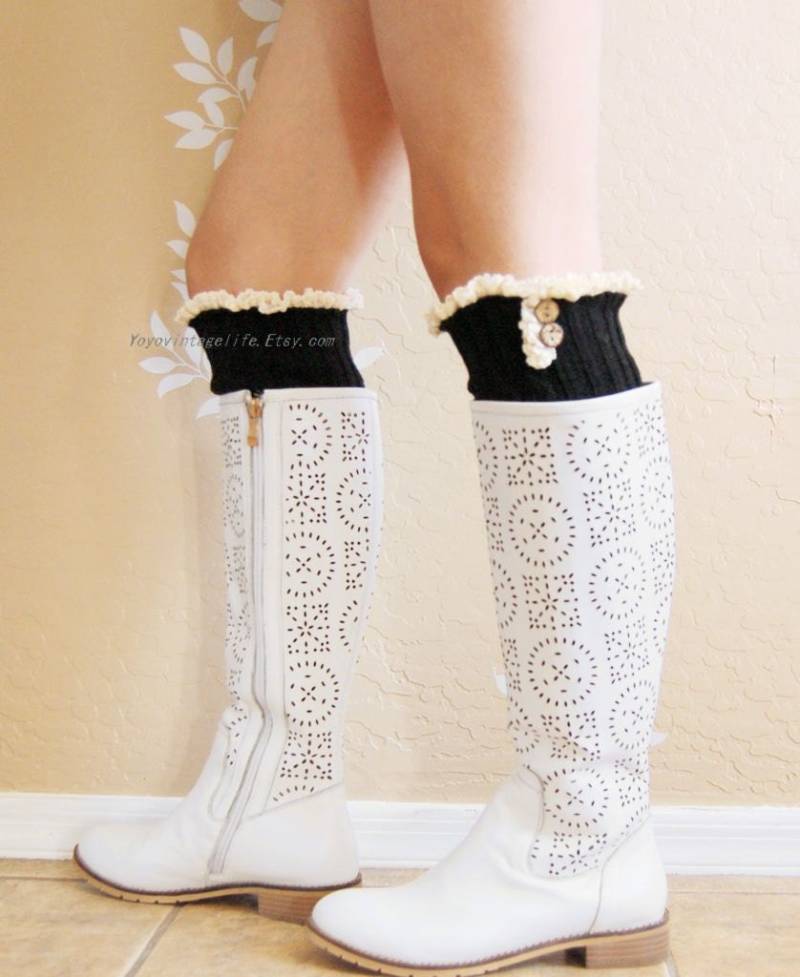 Schöne Schwarze Spitzen Stulpen, Niedliche Weihnachtsgeschenk Für Sie. Stiefel Lange Bündchen Mit Niedlicher Doppelspitze von YoyoVintageLife