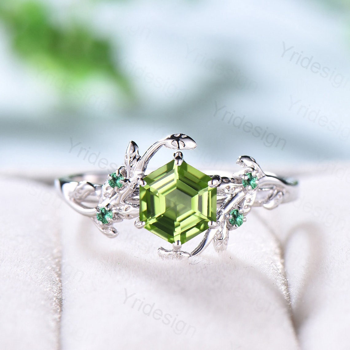 Eleganter Hexagon Schliff Peridot Ring Weißgold Vintage Unikat Verlobungsring Cluster Smaragd Ehering Frauen Jahrestag Geschenk von Yridesign