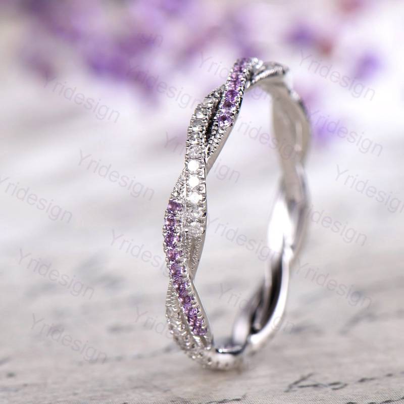 Amethyst Diamant Ehering, Gedrehter Ring Weißgold Eternity von Yridesign
