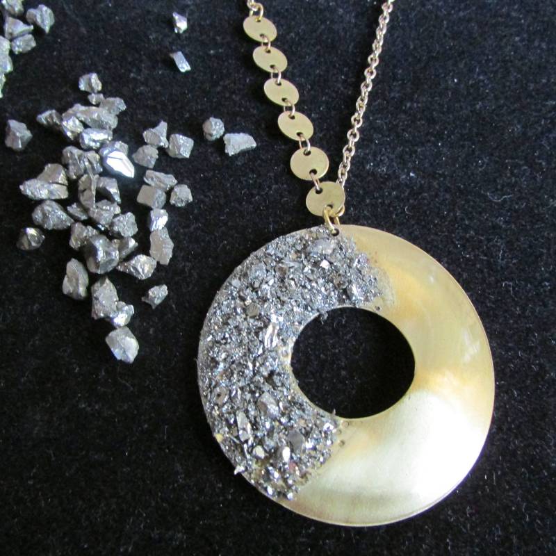 Pyrit-Kreis-Messinghalskette Und Ausgefallene Kette Pyrit-Kreis-Messinghalskette Und Ausgefallene Kette von YsArt