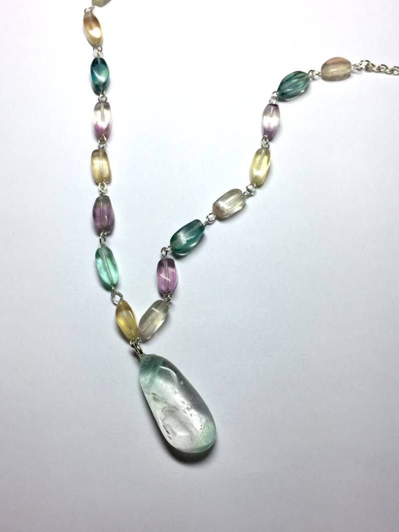 Multi-Fluorit-Halskette, Regenbogen Fluorit Halskette, Multi-Farbe-Edelstein-Halskette, Regenbogen-Kristall-Halskette, Natürliche Edelstein Halskette von YseraJewelry