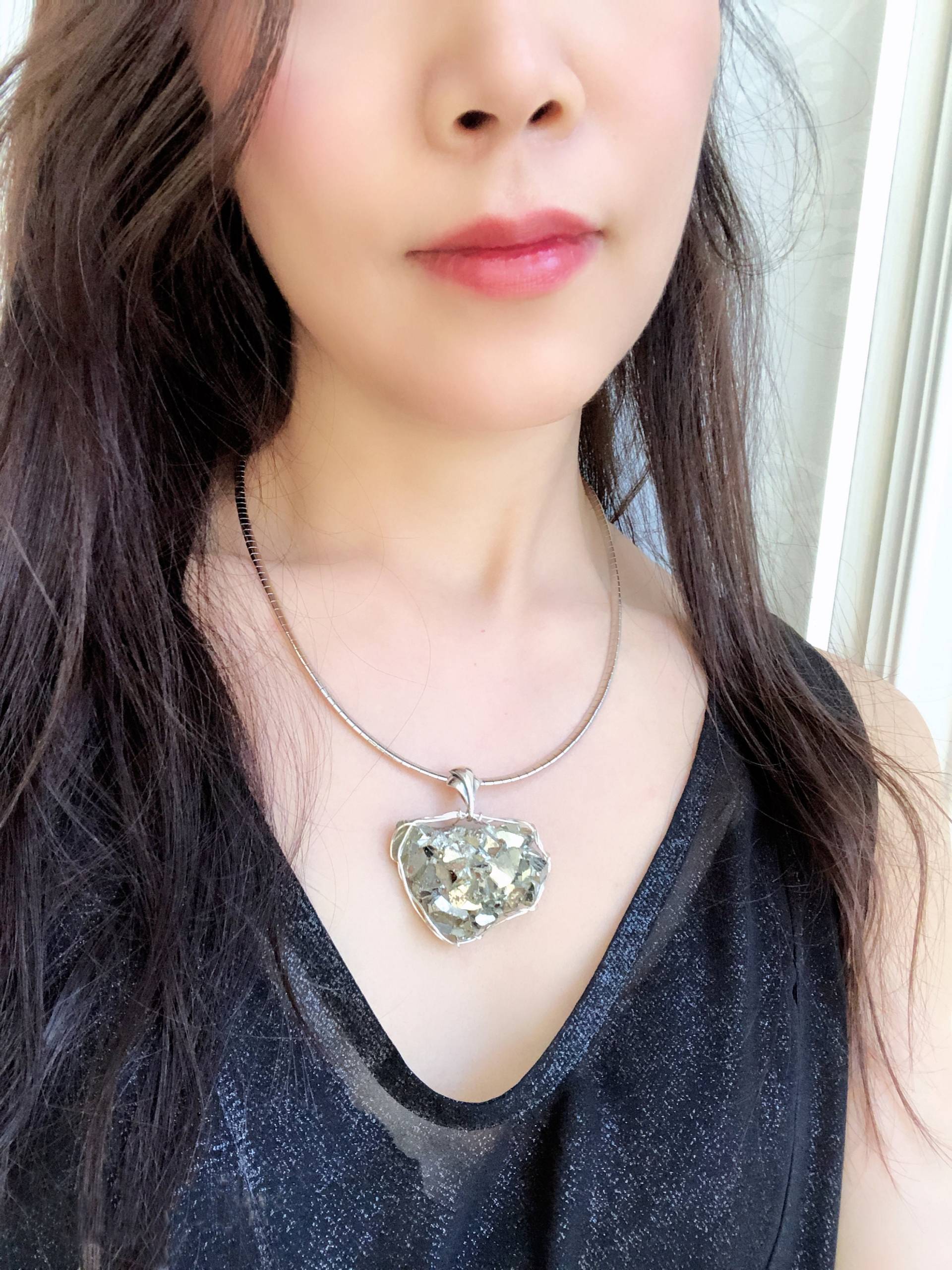 Pyrit Halsring, Halskette, Wire Wrap Edelstein Anhänger, Rohedelstein Schmuck Aus Edelstahl von YseraJewelry