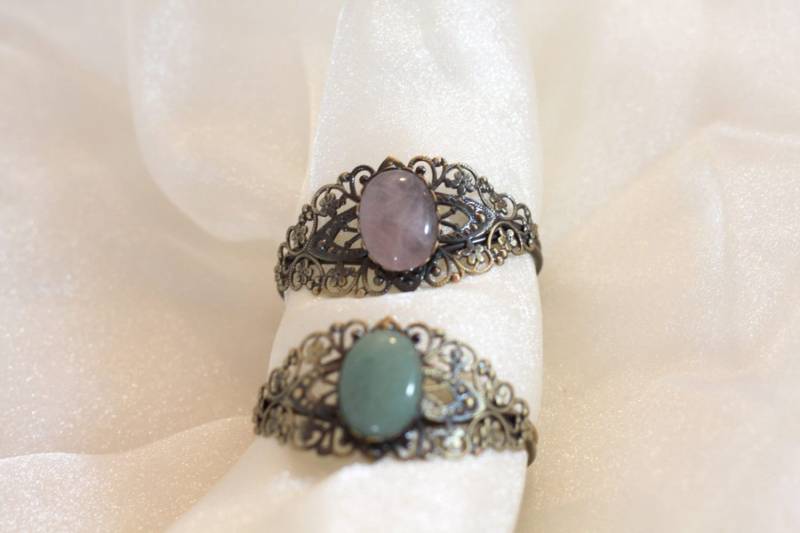 Rosenquarz Antik Bronze Manschette Armband Vintage Style Edelstein von YseraJewelry