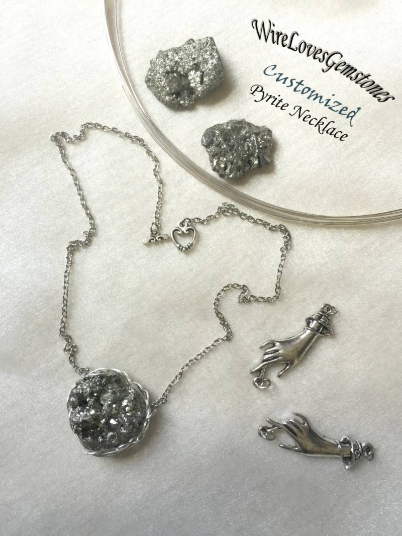 Wire Wrapped Pyrit Halskette, Personalisierte Raw Edelstein Heilstein von YseraJewelry