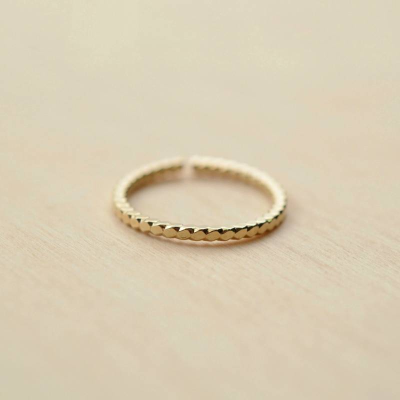 Ziselierter Und Verstellbarer Vergoldeter Ring - Louison von YukaBlanc