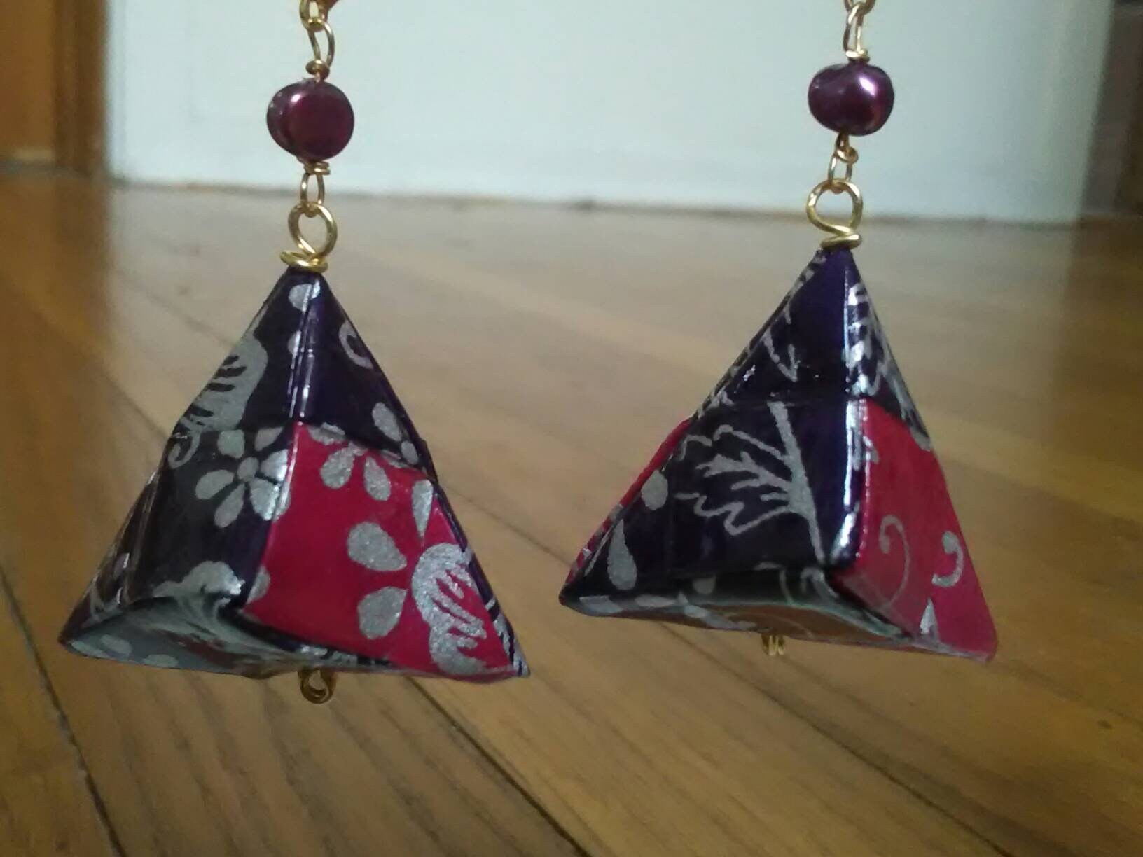 Dreieckige Ohrringe Dreieckige Ohrringe von YukikoCreations