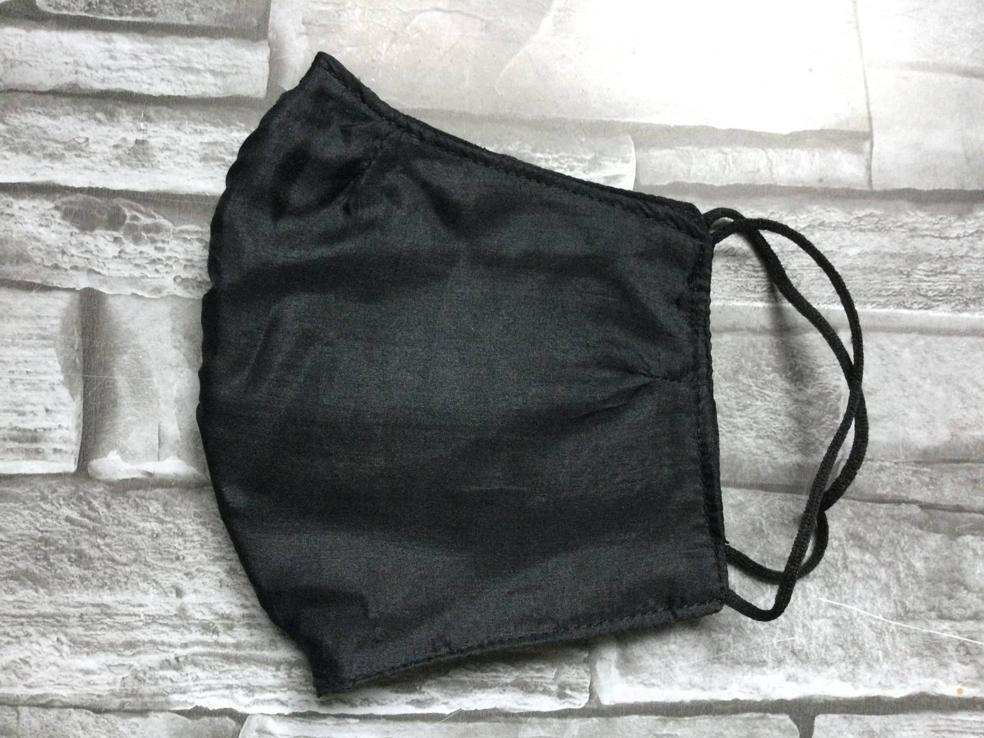 Festliche Behelfsmaske Aus Seide in Schwarz Festliche Behelfsmaske Aus Seide in Schwarz von YukiwariSouShop