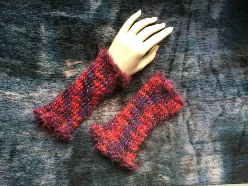 Kuschelweiche Armstulpen in Rottönen Kuschelweiche Armstulpen in Rottönen von YukiwariSouShop