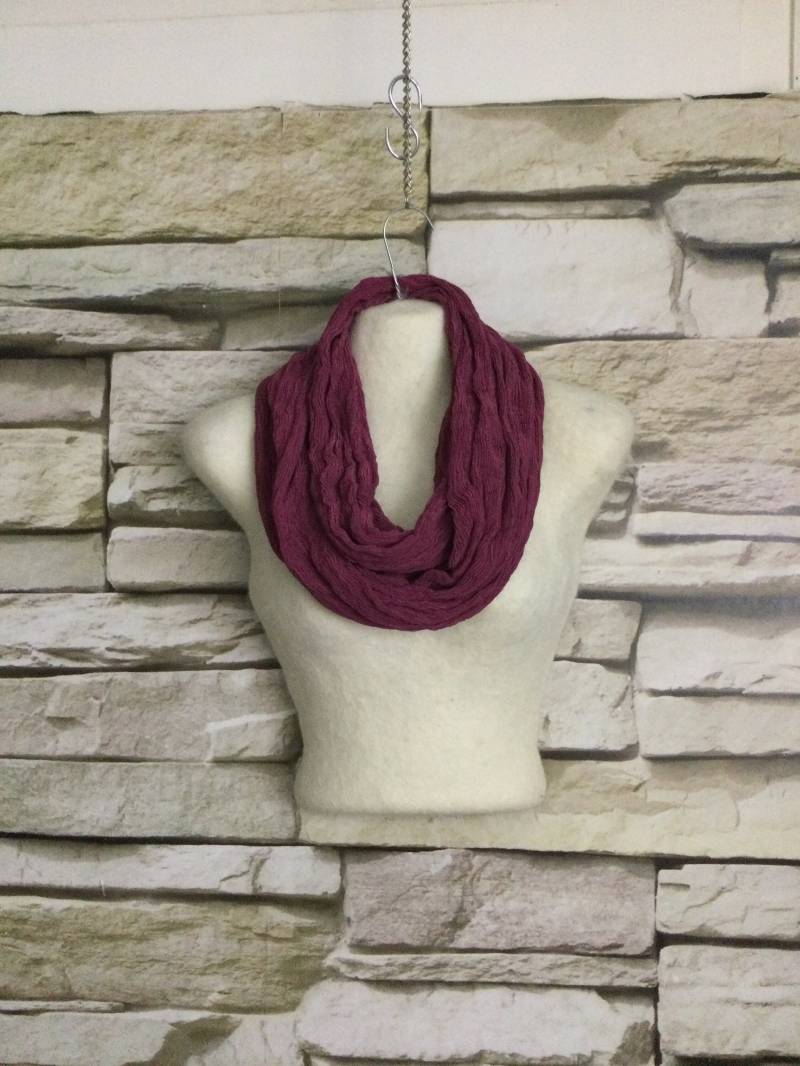 Loop Aus Einem Seiden-Viskosegemisch in Weinrot Loop Aus Einem Seiden-Viskosegemisch in Weinrot von YukiwariSouShop