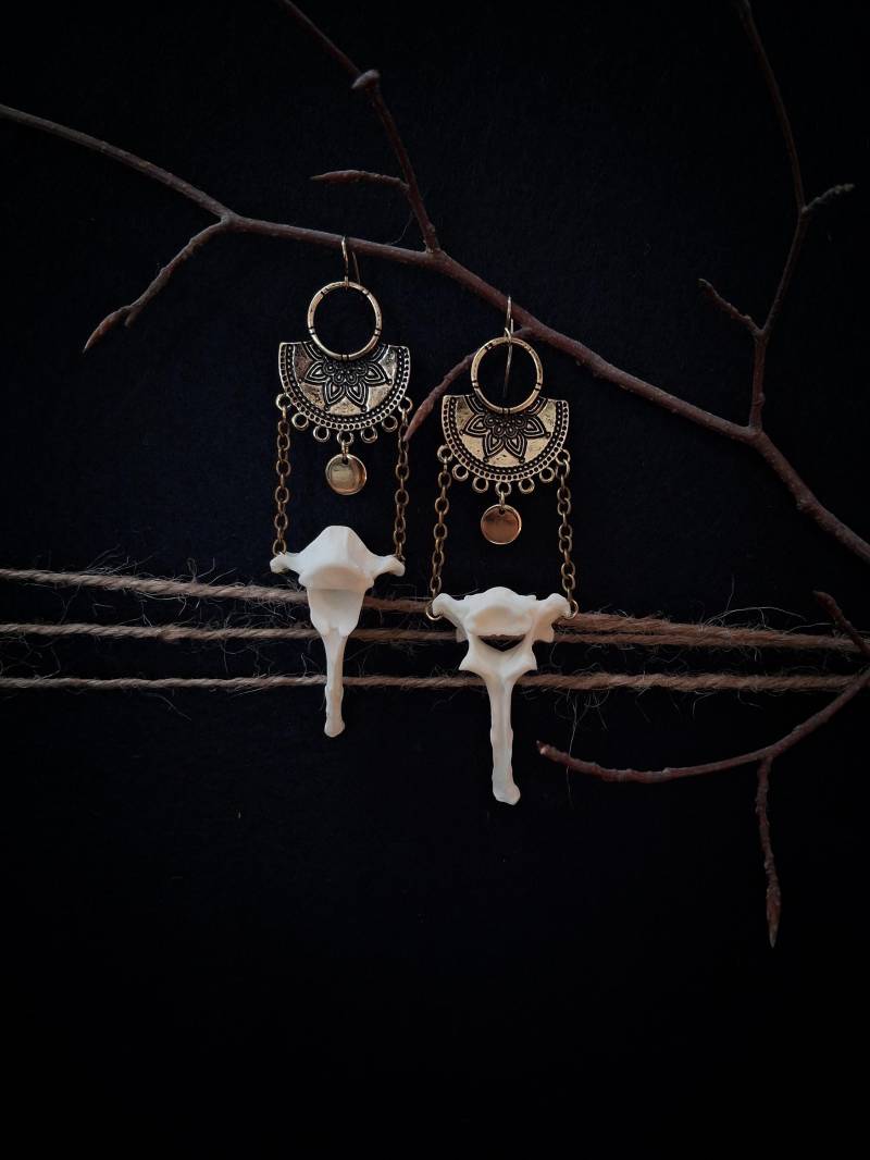 Modeschmuck/Tierknochen Boho Witch Hexe Vintage Metal Grunge Ethno Ohrringe Hängeohrringe Yulewelry Schmuck Bones Modeschmuck/Tierknochen Boho Witch Hexe Vintage Metal Grunge Ethno Ohrringe Hängeohrringe Yulewelry Schmuck Bones von Yulewelry