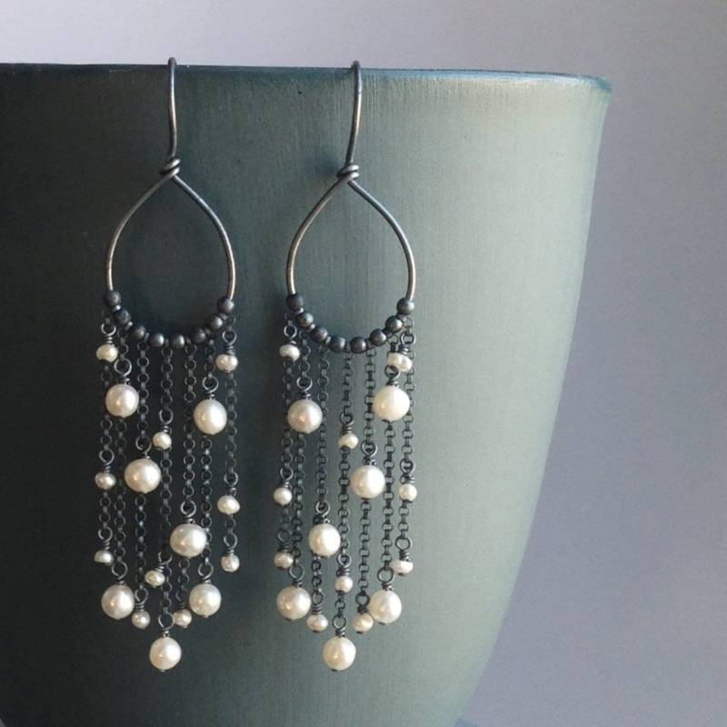 Perle Oxidierte Sterling Silber Kronleuchter Ohrringe Braut von YuliZlen