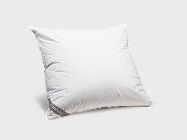 Yumeko Kissen Recycled Daunen 80x80 Medium von Yumeko