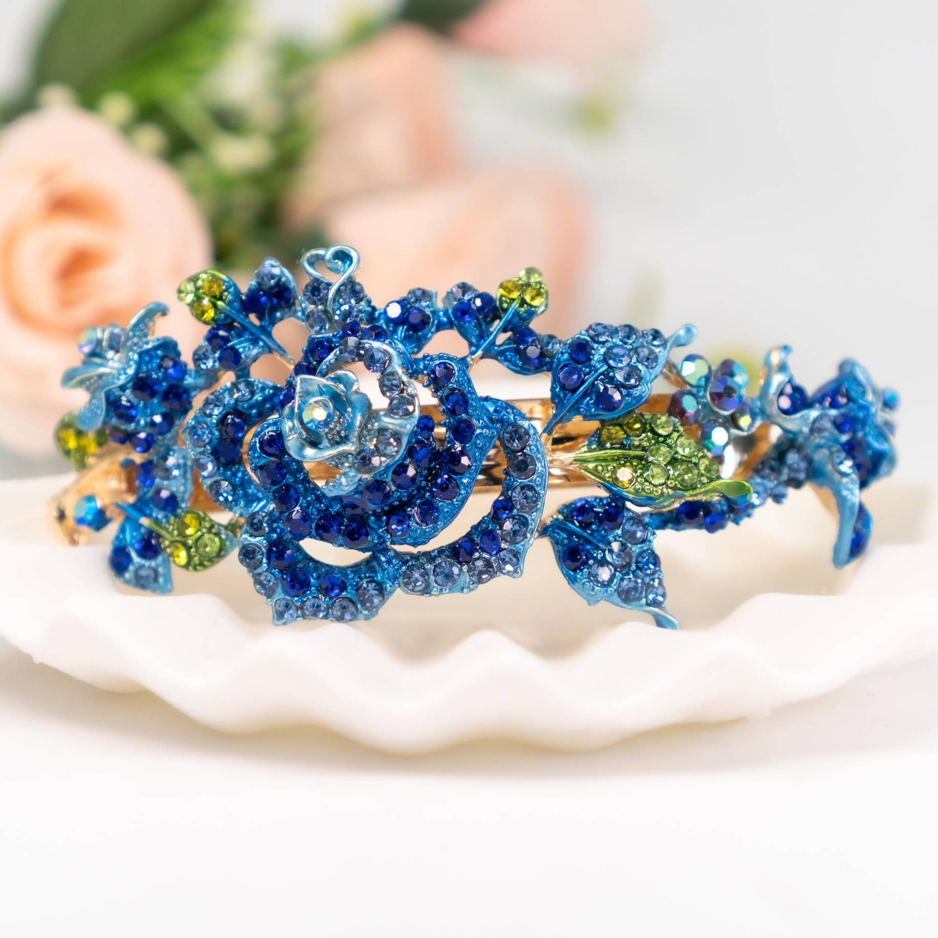 Kristall Strass Rose Floral Haarspange - Retro-Stil in Verschiedenen Farben, Glam Statement Accessoire Für Frauen von YumiGiftery