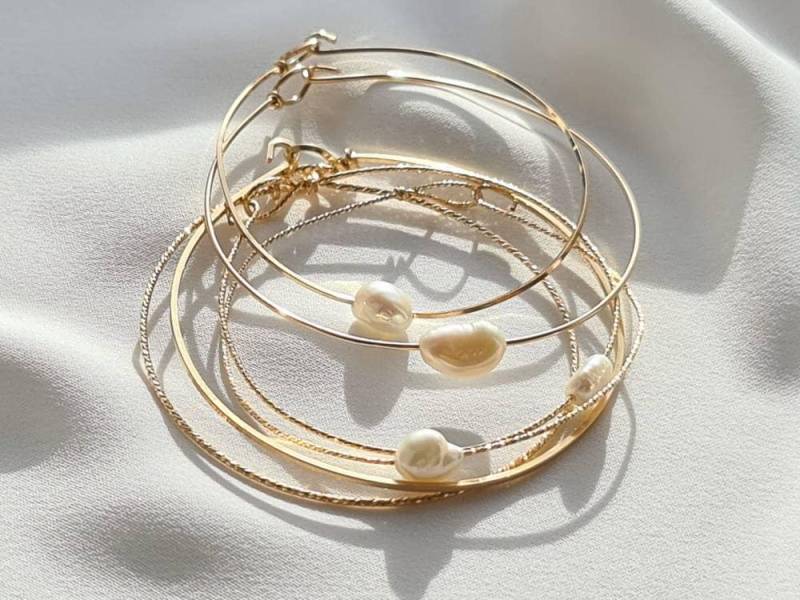 Golden Bangle Golden Bangle von YuniqaShop