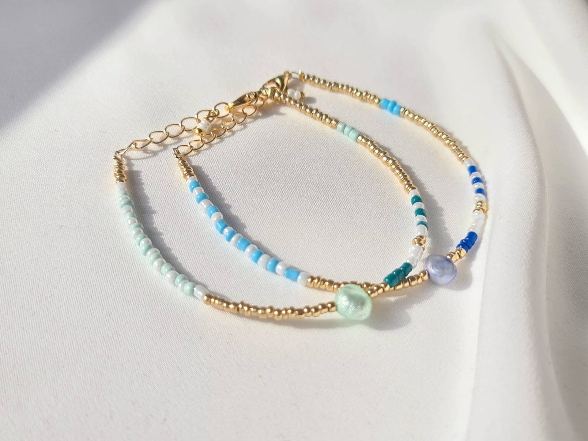 Ocean Blue/Green Pearl Bracelet Summer Beach Gold Plated 14 Carat Goldfilled Adjustable Size Ibiza Style Holiday Gift Boho Ocean Blue/Green Pearl Bracelet Summer Beach Gold Plated 14 Carat Goldfilled Adjustable Size Ibiza Style Holiday Gift Boho von YuniqaShop