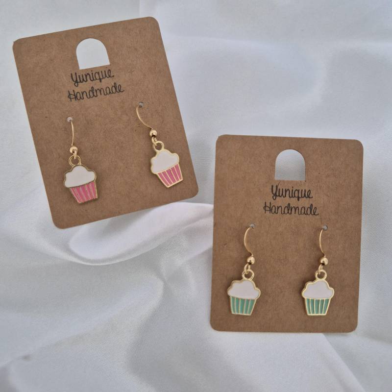 Handgefertigte Ohrringe Im Cupcake - Design Goldfarben Gebäck Geschenkidee von YuniqueHandmade
