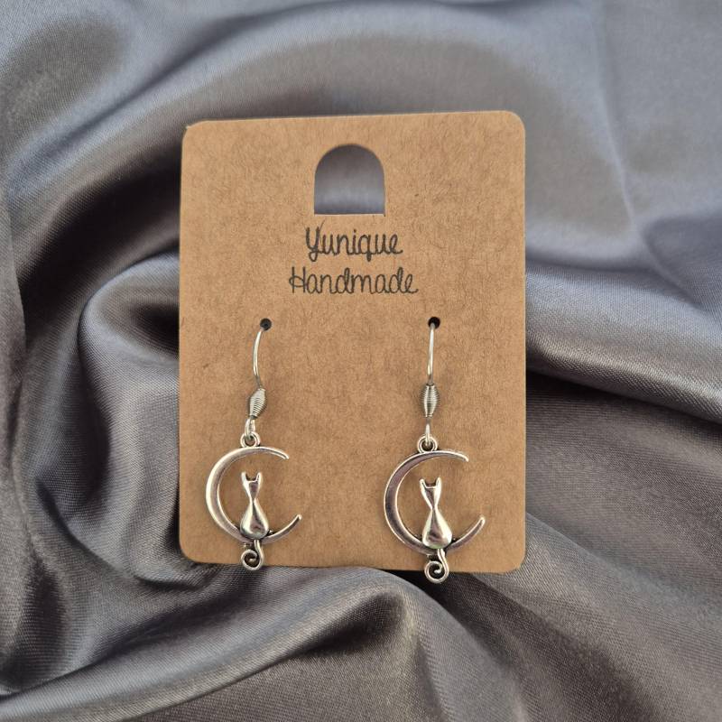 Handgefertigte Ohrringe Mit Katze Im Mond Haustier Sterne von YuniqueHandmade