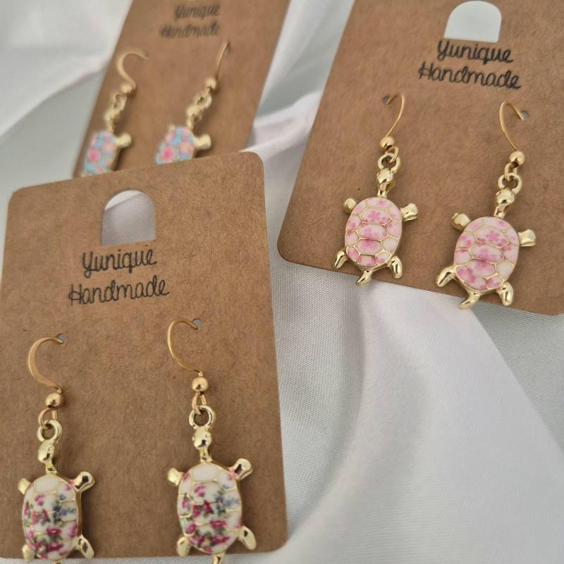 Handgefertigte Ohrringe Mit Schildkröten - Anhänger Silberfarben Meer Design von YuniqueHandmade