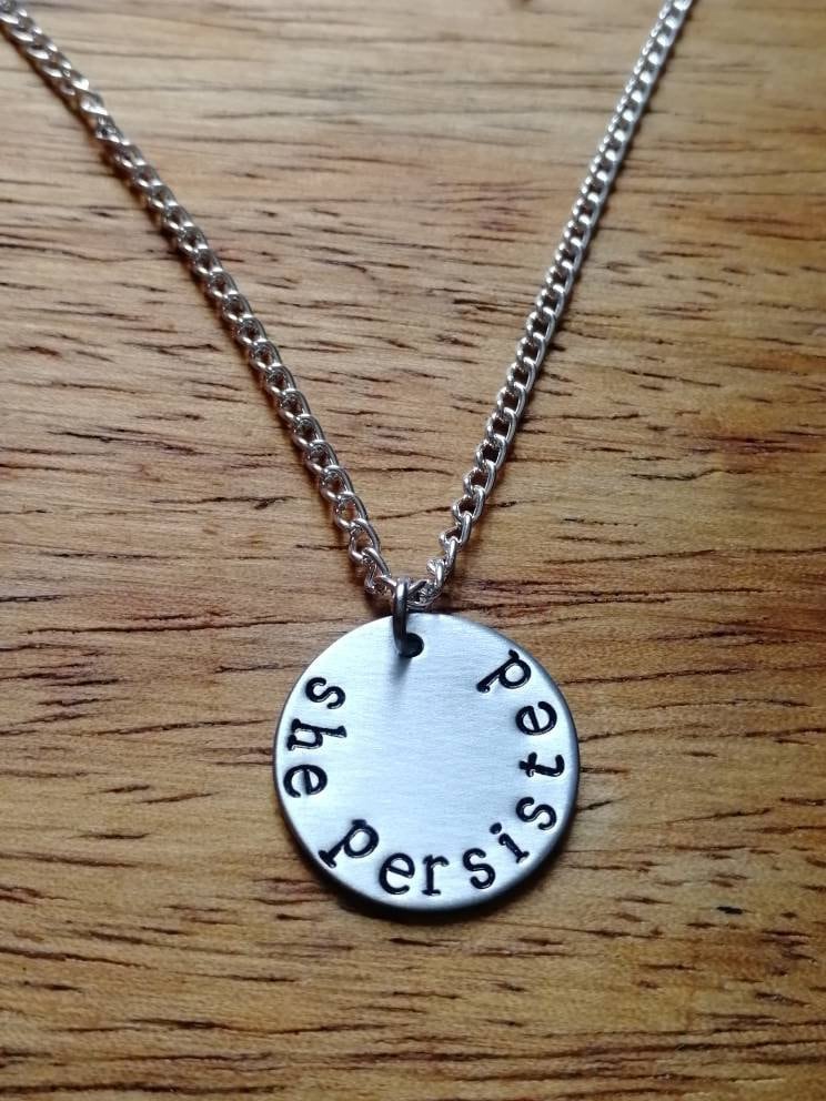 Sie Persisted ~ Runde Kreis Anhänger Halskette Feminist, Frauenrechte, Gleichheit, Gleichheit Handmade Hand Gestempelt Schmuck Geschenk Sie Persisted ~ Runde Kreis Anhänger Halskette Feminist, Frauenrechte, Gleichheit, Gleichheit Handmade Hand Gestempelt Schmuck Geschenk von YuniqueMetal