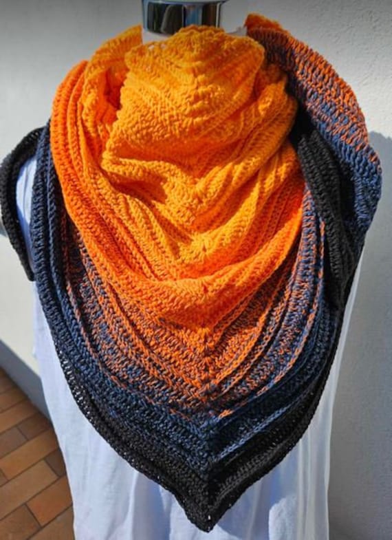 Tolles Dreieckstuch Aus 100 % Baumwolle, Natürlich "Handmade" Tolles Dreieckstuch Aus 100 % Baumwolle, Natürlich "Handmade" von YvonnesHaekelshop