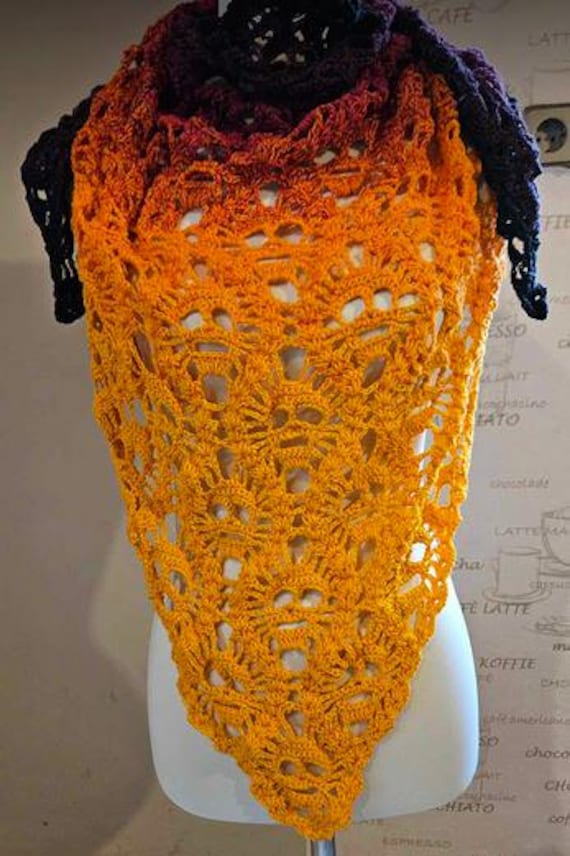 Tuch Im Totenkopfmuster "Handmade" 100 % Baumwolle von YvonnesHaekelshop