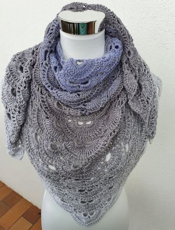 Wunderschönes Virustuch Von Lila-Grau-Meliert Bis Hellgrau Wunderschönes Virustuch Von Lila-Grau-Meliert Bis Hellgrau von YvonnesHaekelshop