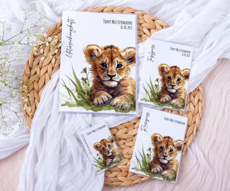 U-Heft Und Impfpass Hülle Personalisiert Löwe, Geschenk Zur Geburt, Schutzhülle Mit Namen, Geschenkidee Für Babys, Für Mädchen Junge von YvonnesPapierTraeume