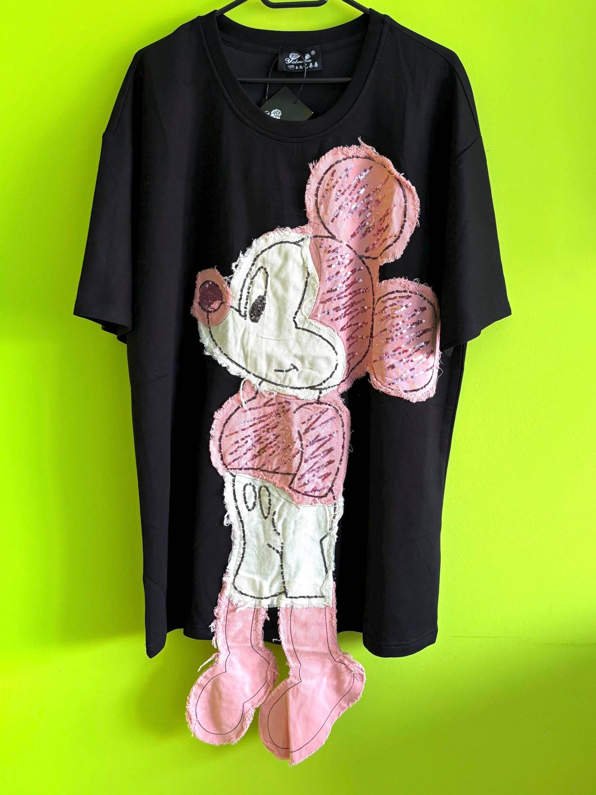 Black Oversized T-Shirt Dress With Pink Mickey Max Denim Patch - Sparkly Handmade Statement Dangling Legs Black Oversized T-Shirt Dress With Pink Mickey Max Denim Patch - Sparkly Handmade Statement Dangling Legs von ZAKOHANAYA