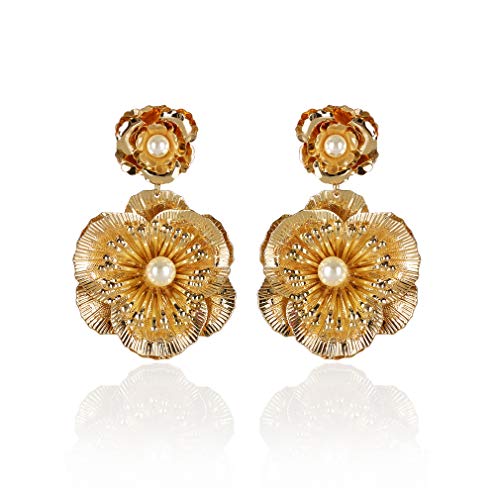 ZAVANA Florale Ohrringe für Damen, goldene Chandelier-Ohrringe mit blumigem Design und weißen Perlen von ZAVANA