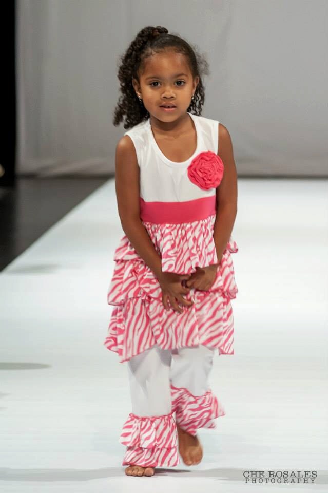 Rosa Zebra Print Mädchenkleid Mit Passenden Leggings. Mädchen Kleidung 2Er Set von ZByOzi